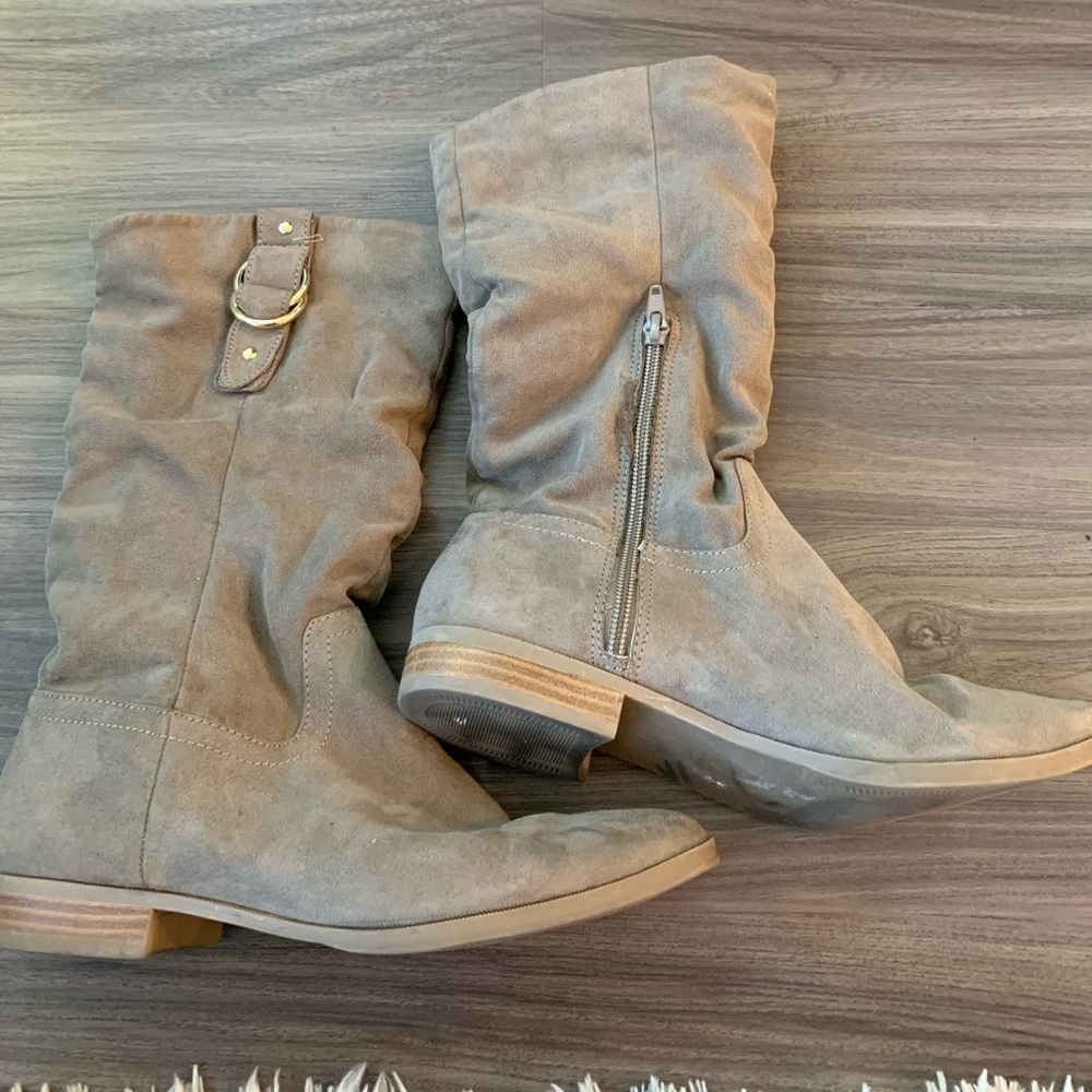 Cute mid-calf slouch boots